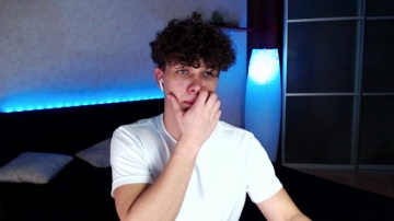 Cute_Booyy  04-10-2021 video outfits